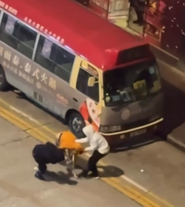 長沙灣男子遇兩賊搶劫(FB車cam L香港群組影片截圖)