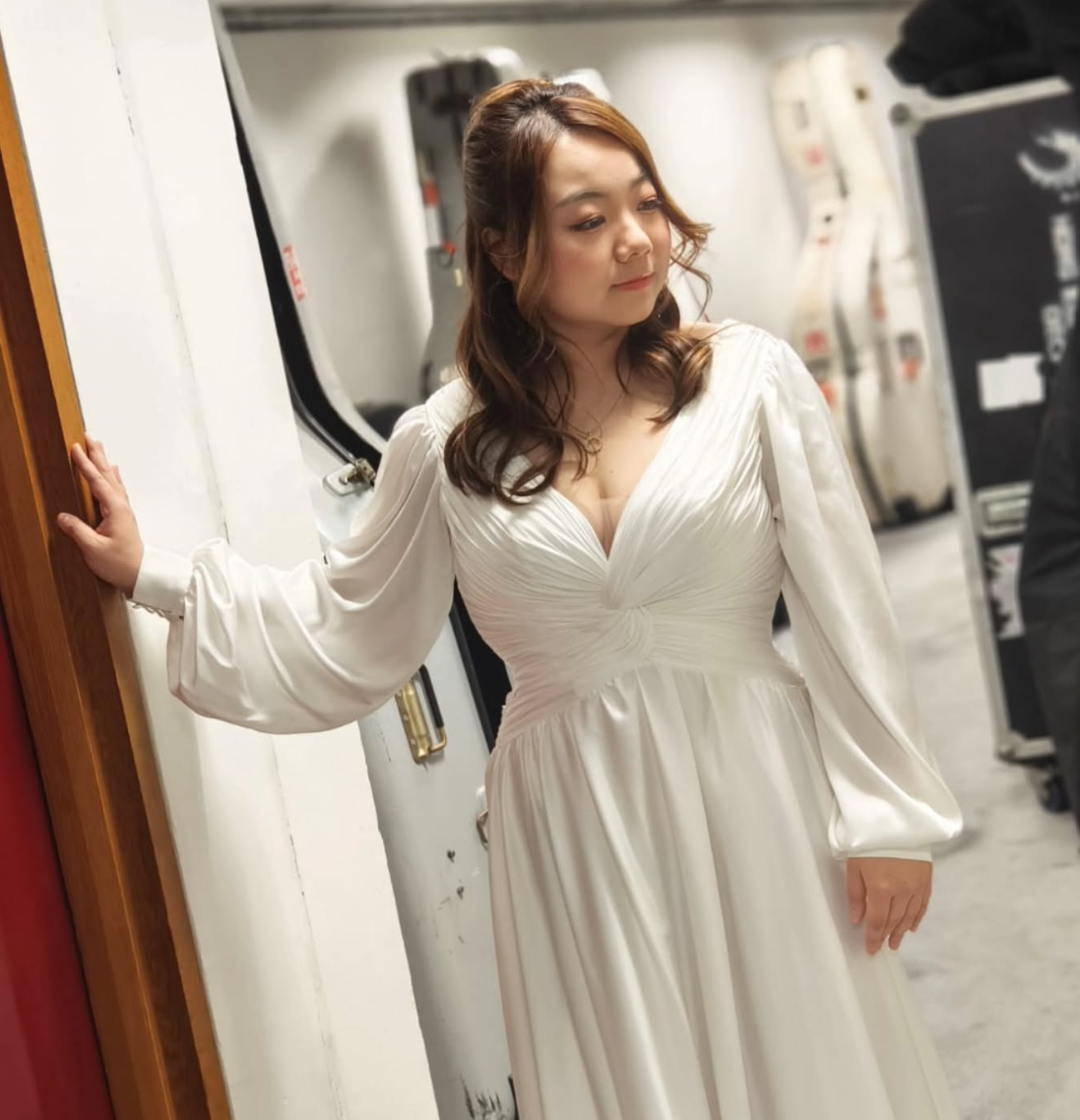 黃博一改密實形象,初嘗性感造型大曬事業線。