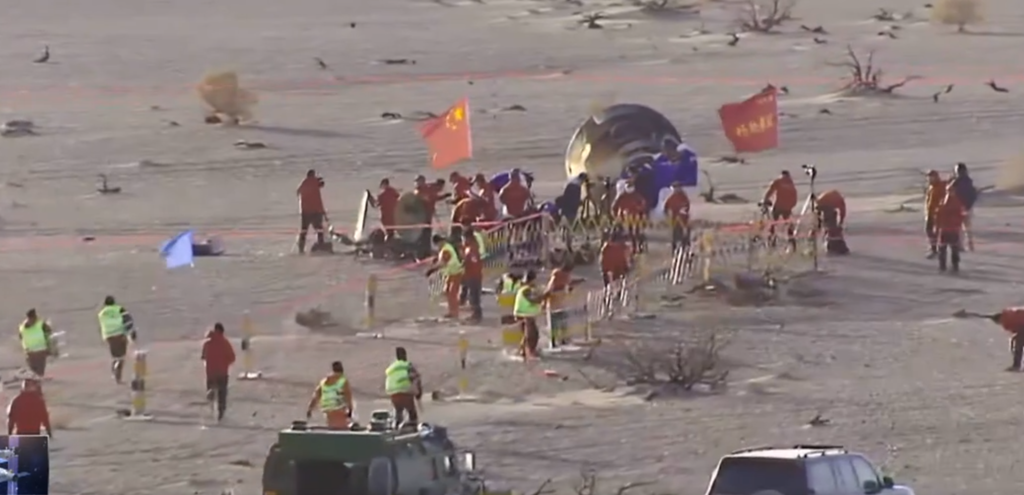 神舟二十號航天員乘組,包括陳冬、陳中瑞、王杰乘坐神舟二十一號載人飛船,返回地球。(影片截圖)