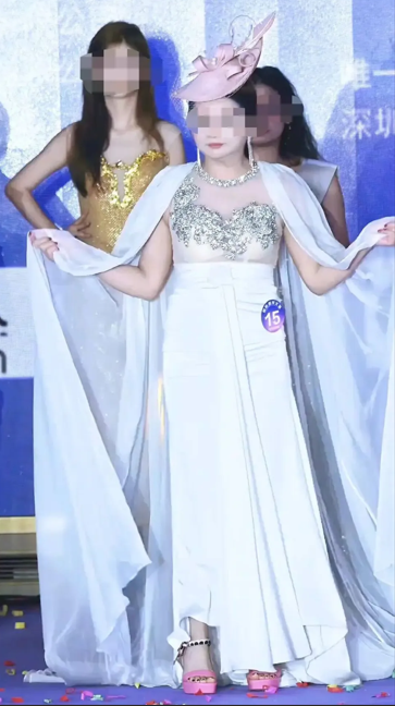 網上流傳的得獎者其實是太太組冠軍。(紅星新聞)