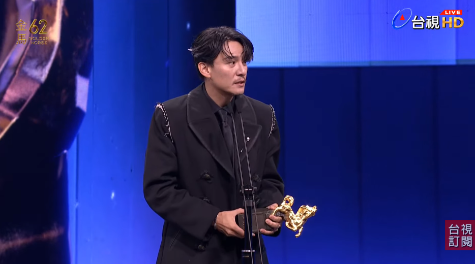 張震不忘多謝妻子和女兒,同時感謝帶他入行的明星父親張國柱。