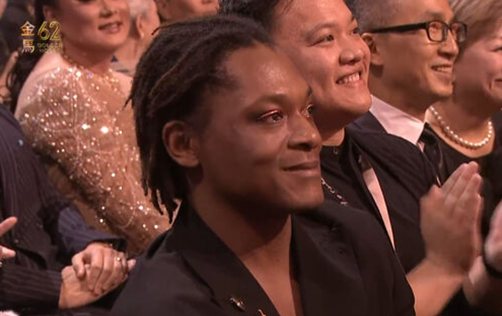 李駿碩感謝交往10年的舞台劇演員男友Zenni Corbin。