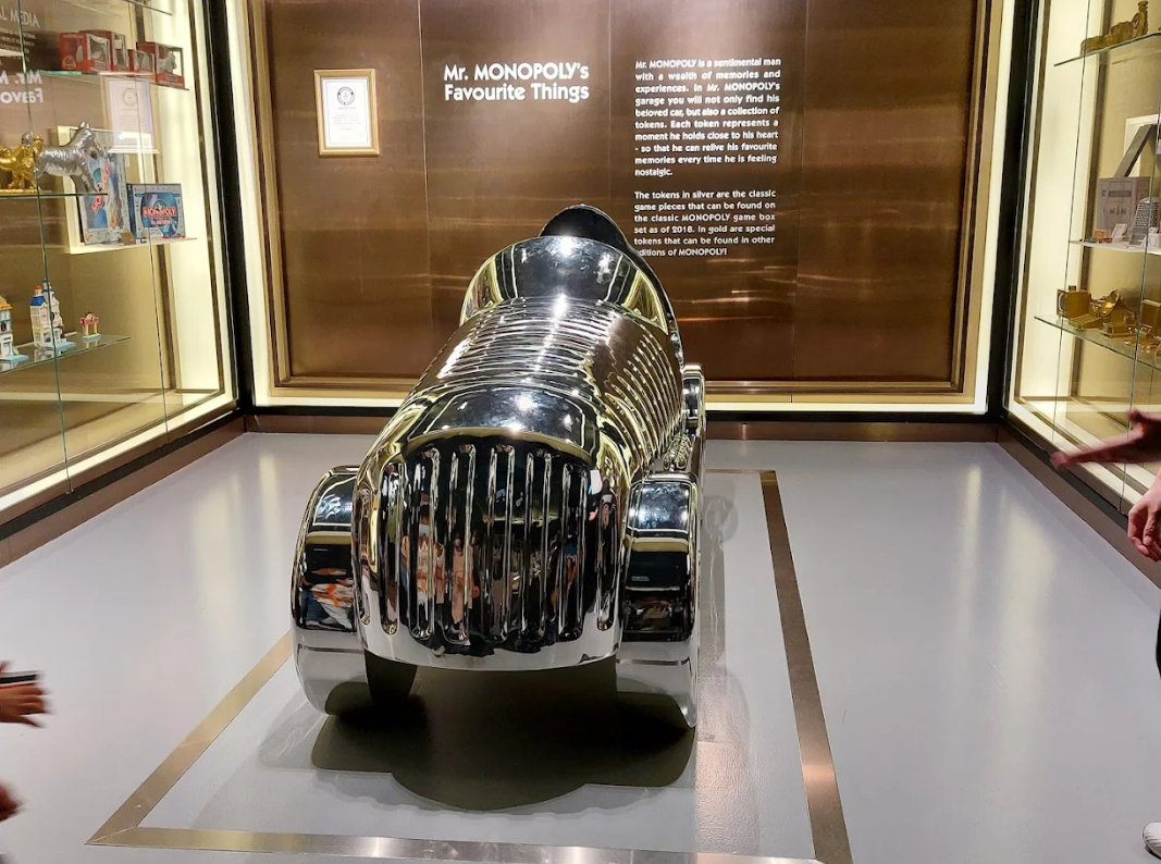 位於山頂廣場三樓的「香港大富翁夢想世界」結業(網上圖片)