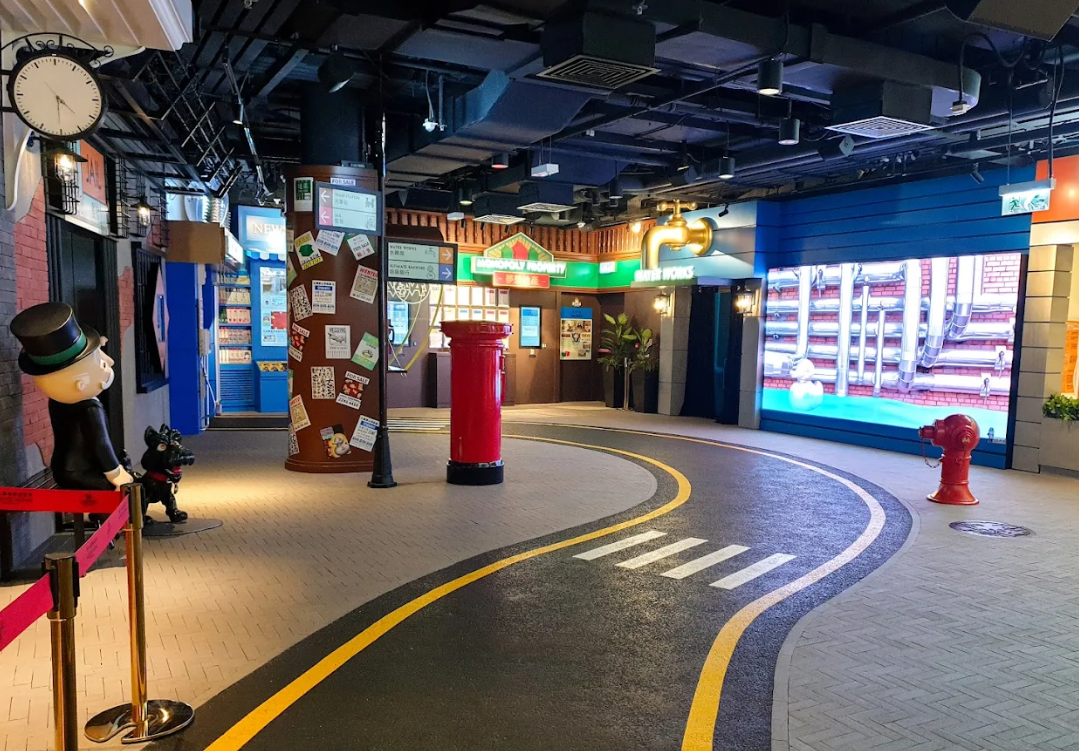 位於山頂廣場三樓的「香港大富翁夢想世界」結業(網上圖片)