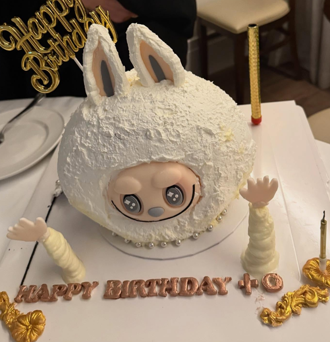 劉嘉玲收Labubu蛋糕慶生。