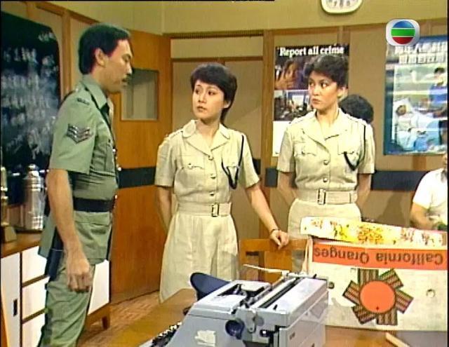 馮淬帆與Do姐合作《警花出更》。