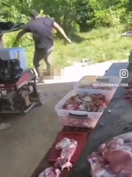 當時狗狗已奄奄一息,男子更用腳大力去踢,令狗狗當場喪命。(X)