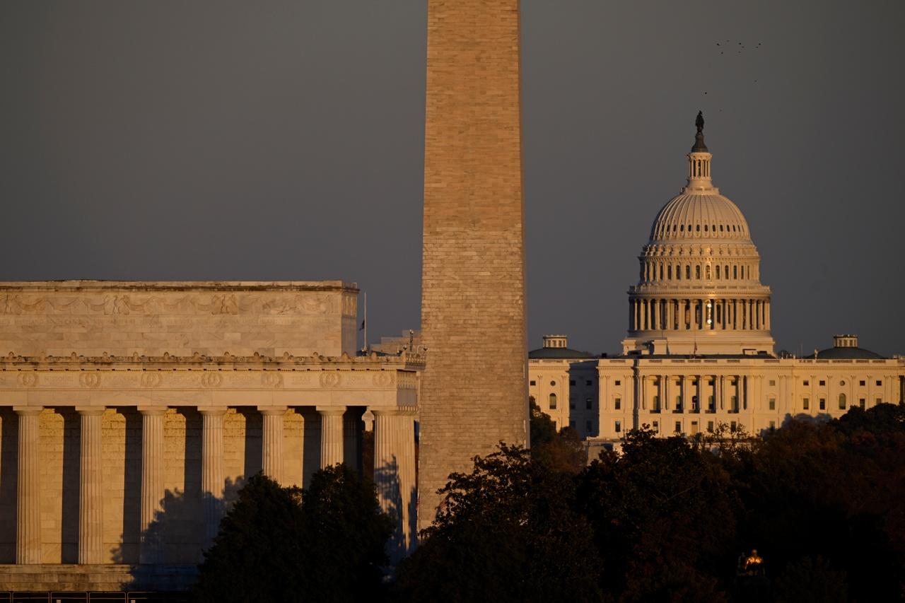 美國參議院未能通過撥款法案,聯邦政府停擺破紀錄。(AP)