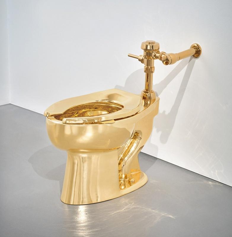 黃金馬桶「美國」的功能與一般馬桶無異,可以沖水使用。(X)