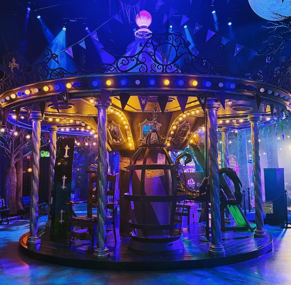 《星期三》(Wednesday)佈置。(X)