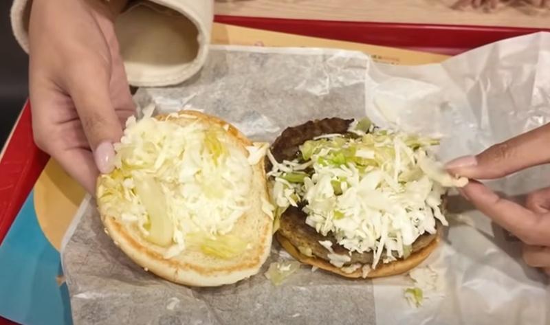 南韓大型連鎖快餐店LOTTERIA及三文治店Subway已將漢堡或三文治中的生菜以一比一的比例混合高麗菜使用,甚至直接改用高麗菜。(X)