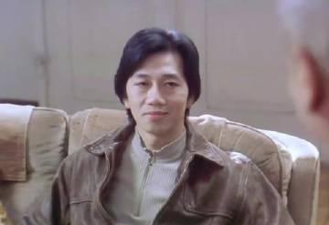 袁富華首次現身大銀幕,是參演1999年周星馳電影《喜劇之王》,演出令觀眾非常深刻。