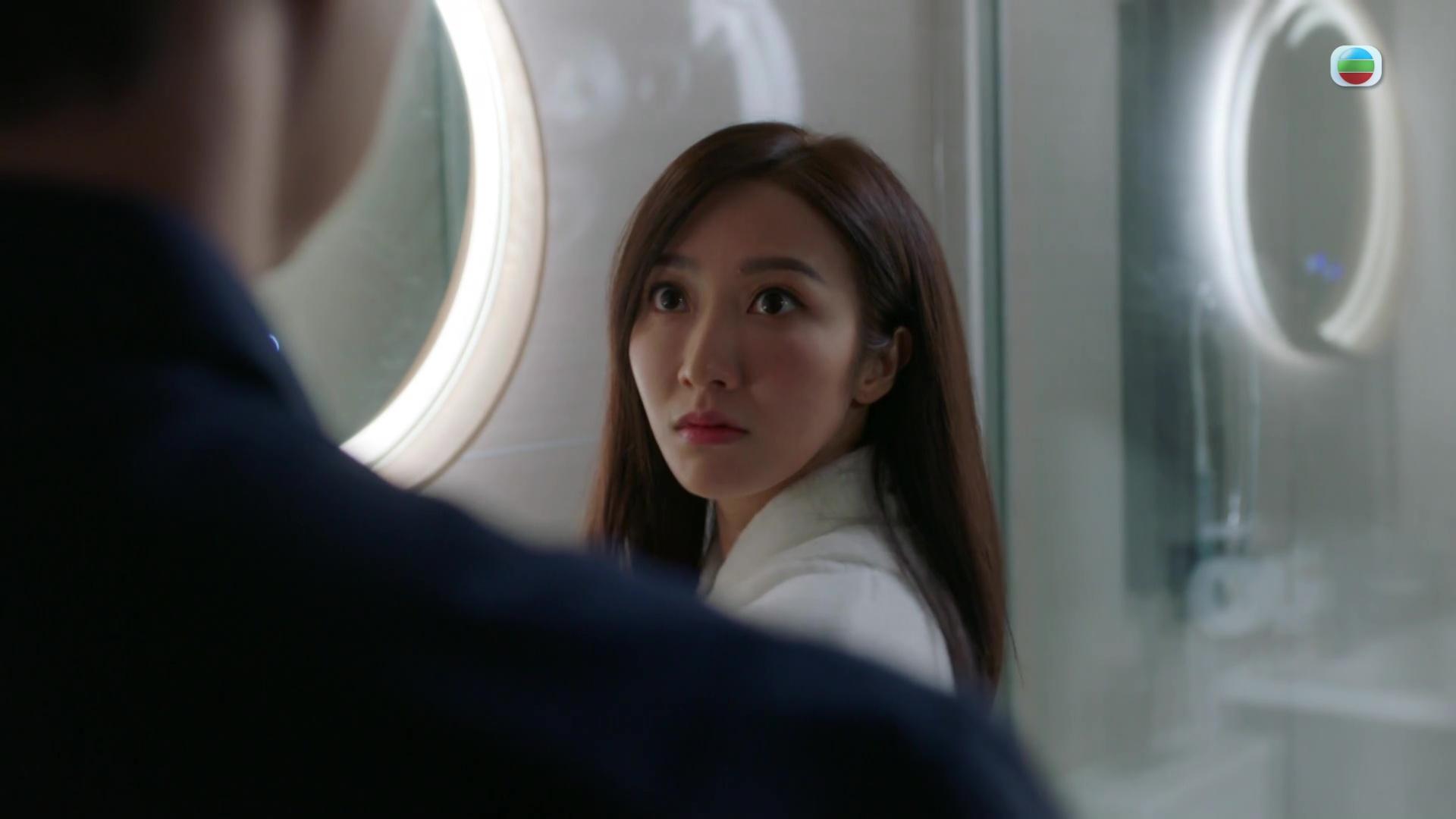 《金式森林》昨晚一集焦點落在羅子溢與何依婷的激烈床戲。