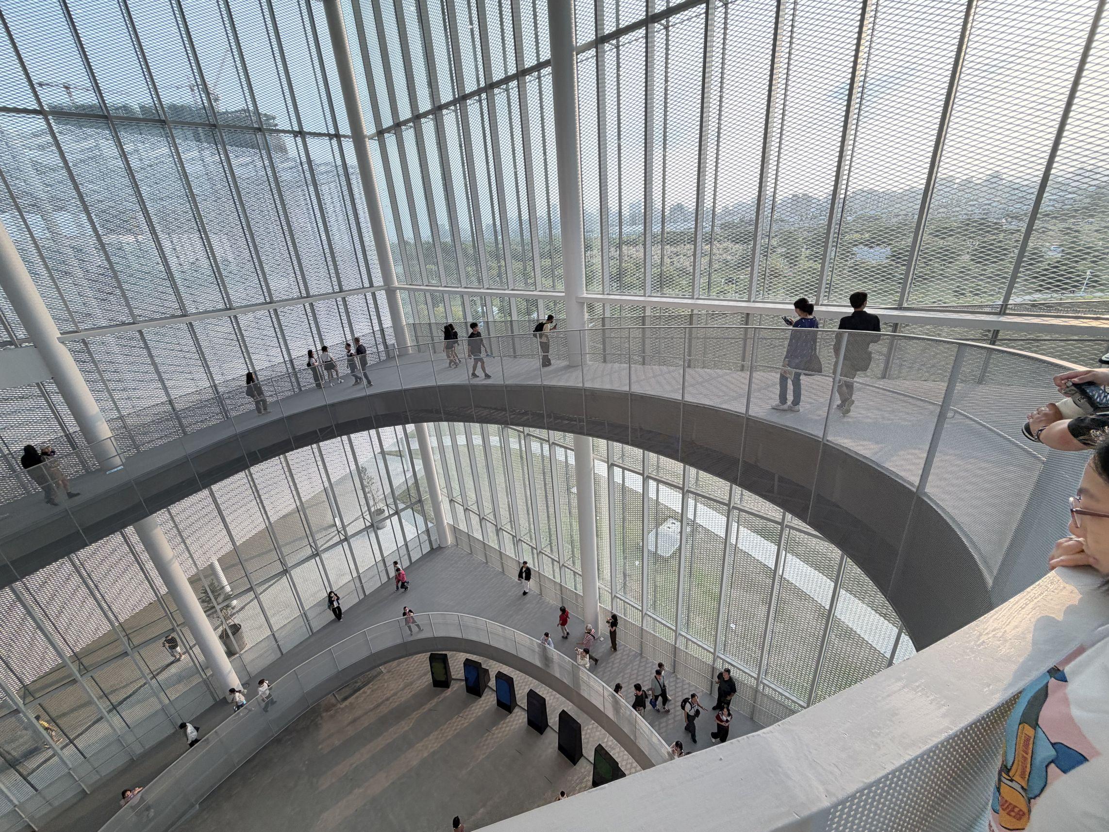 綠美圖現已開始試營運,推薦各位愛書人日後若到臺灣旅遊將此處列入行程。