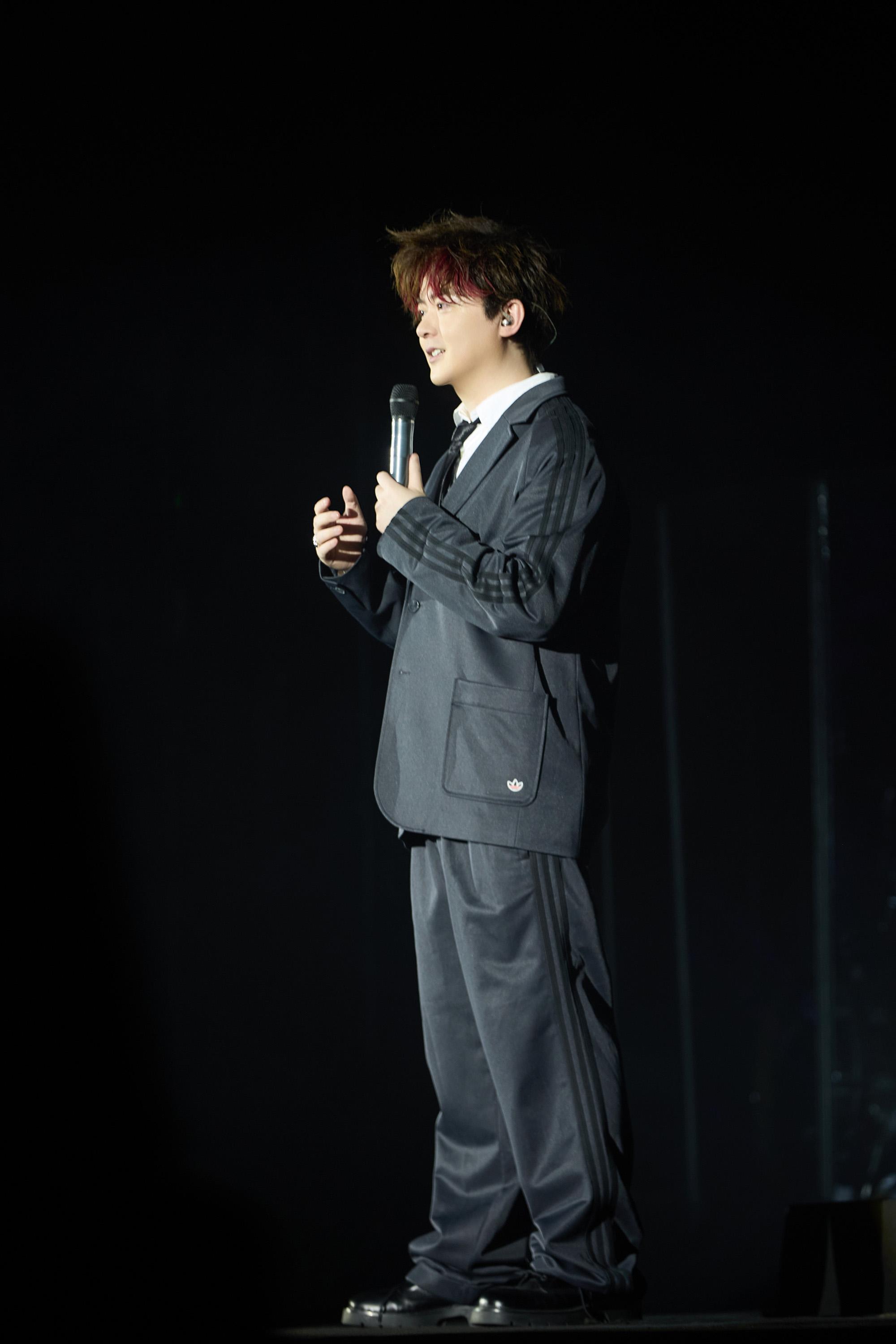 洪卓立指現階段的工作已經安排到年底,短期內很配合時間重開香港站個唱。