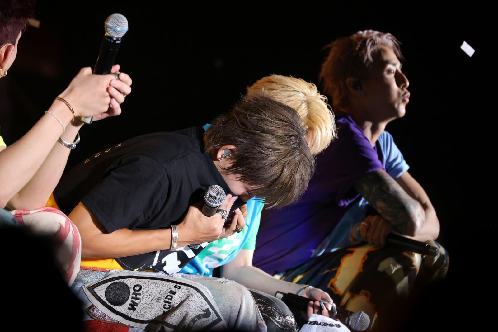 Alton在真情分享環節眼濕濕,當唱《Easy》和《大丈夫》時,忍不住落下男兒淚。