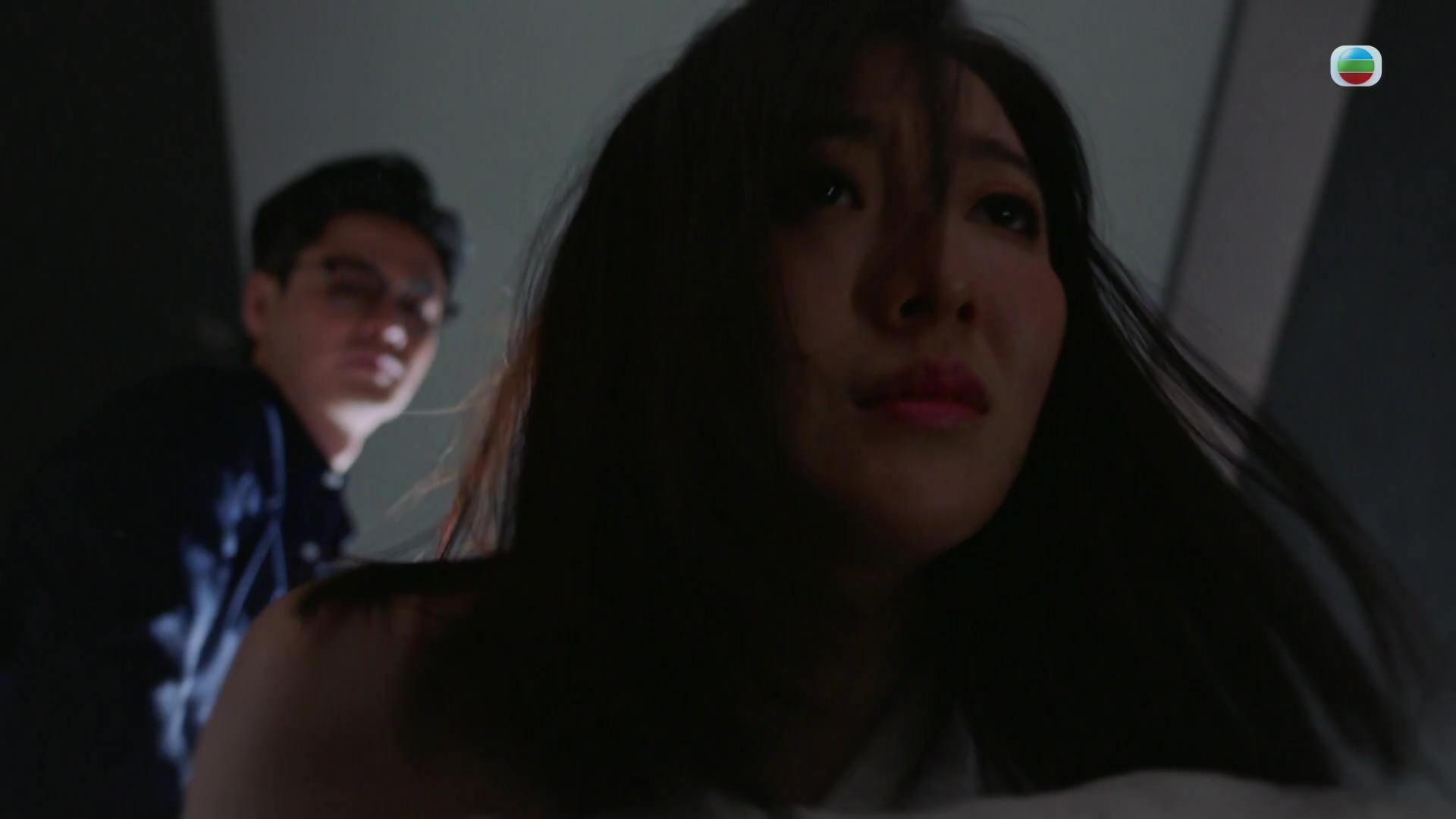 《金式森林》昨晚一集焦點落在羅子溢與何依婷的激烈床戲。