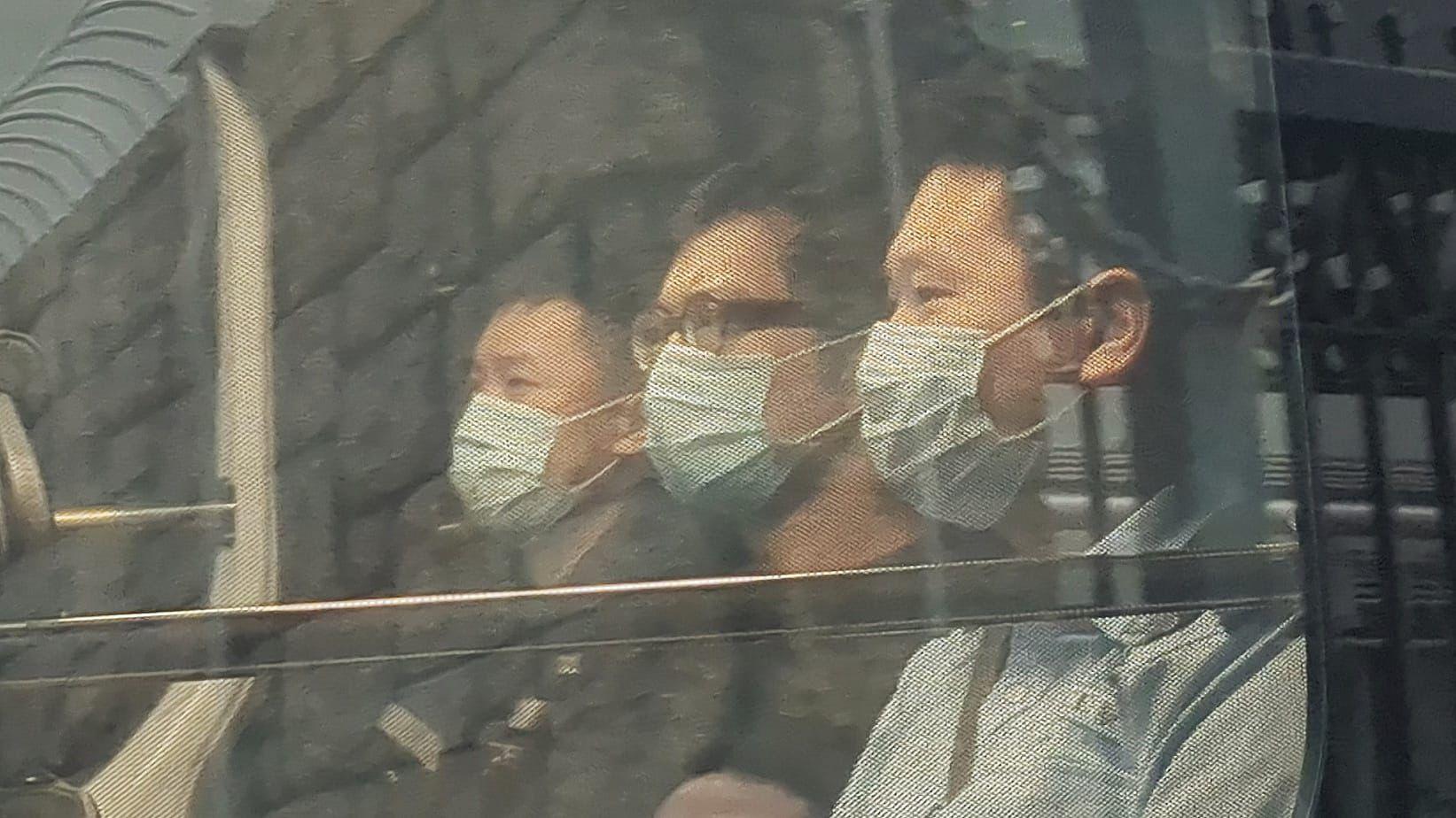 JPEX虛擬貨幣詐騙案,警方落案起訴16人,案件今日提堂。林作乘警車離開北角警署往東區法院應訊。