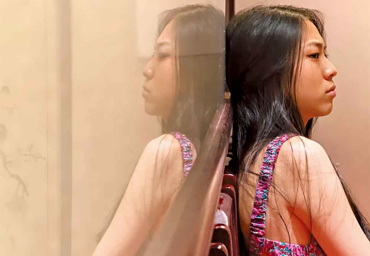 《左撇子女孩》