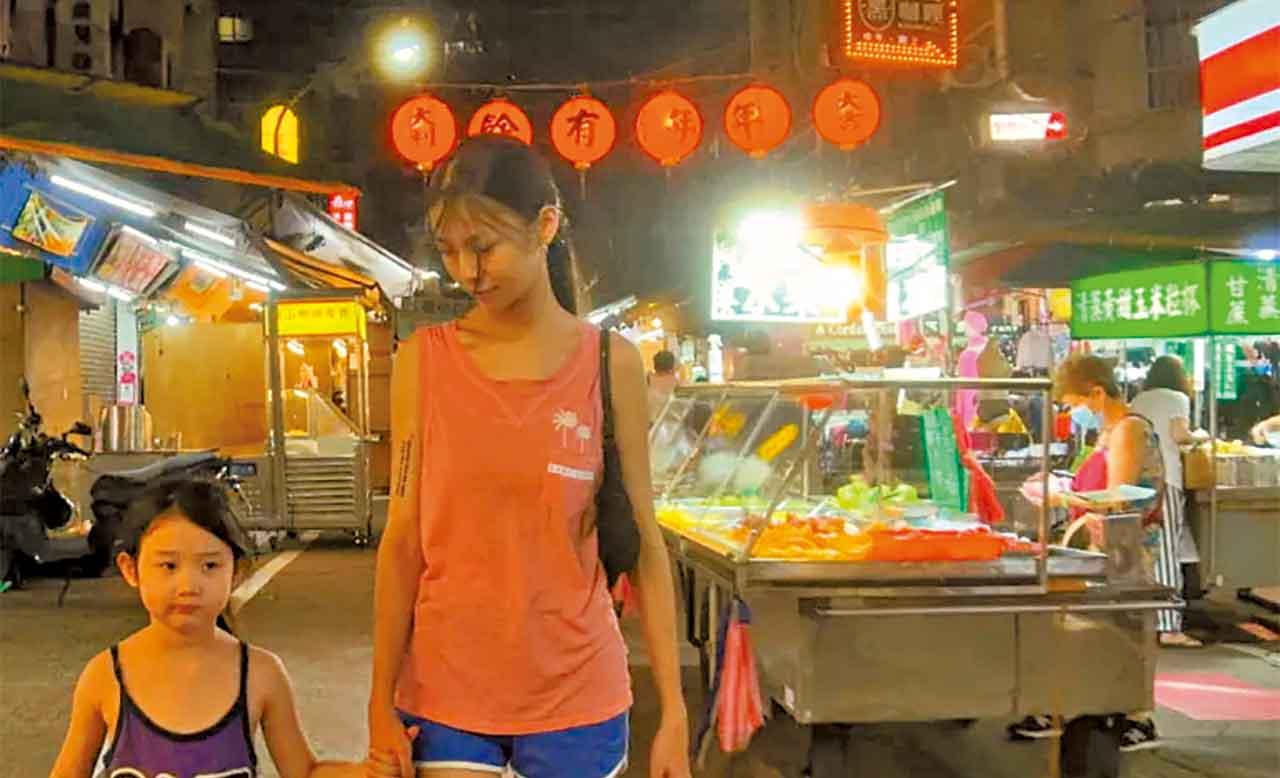 《左撇子女孩》