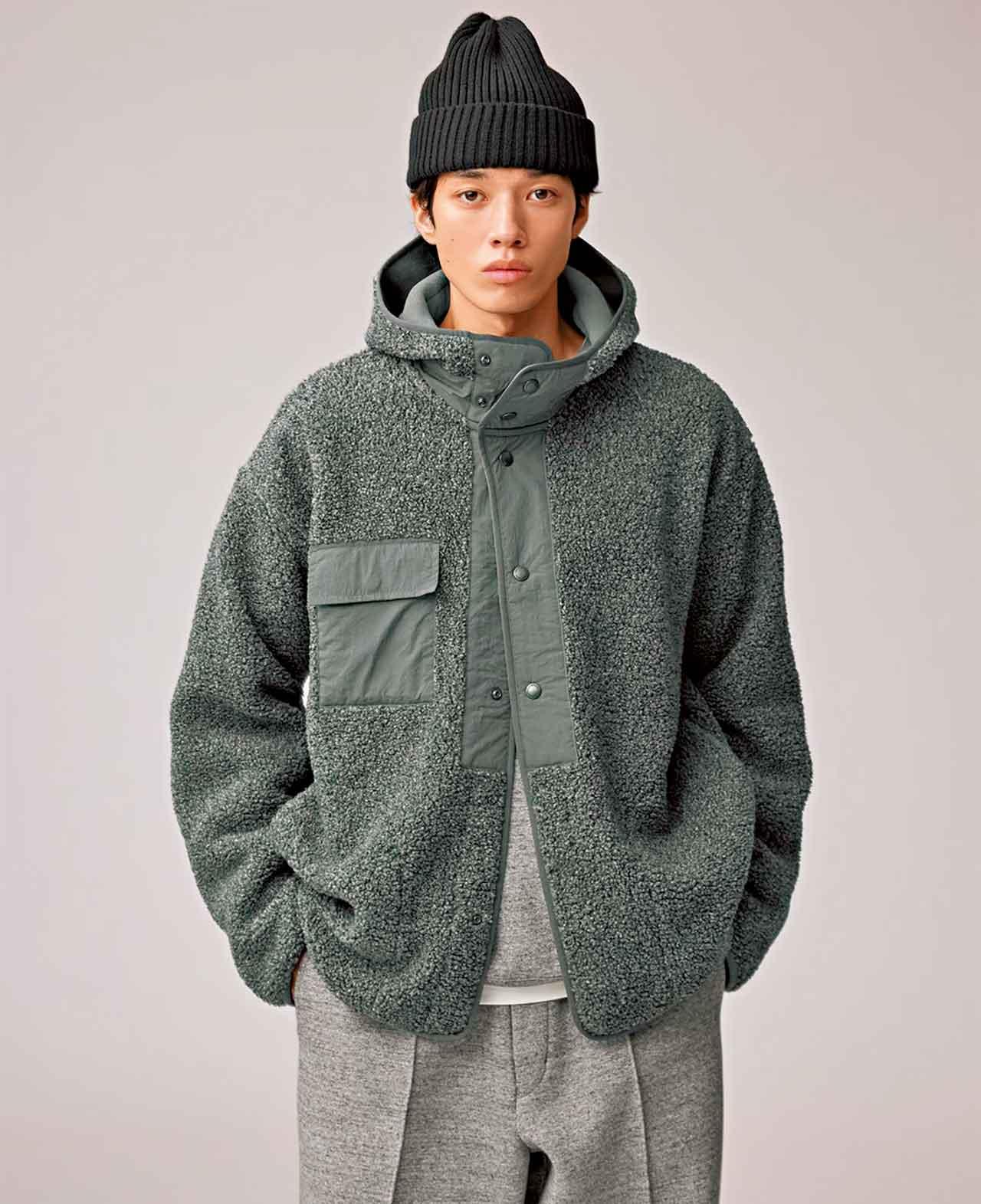 採用隱形開襟設計,設計成過頭笠樣式的抓絨外套。$299