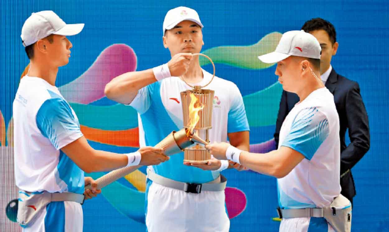 十五運會和殘特奧會火種。