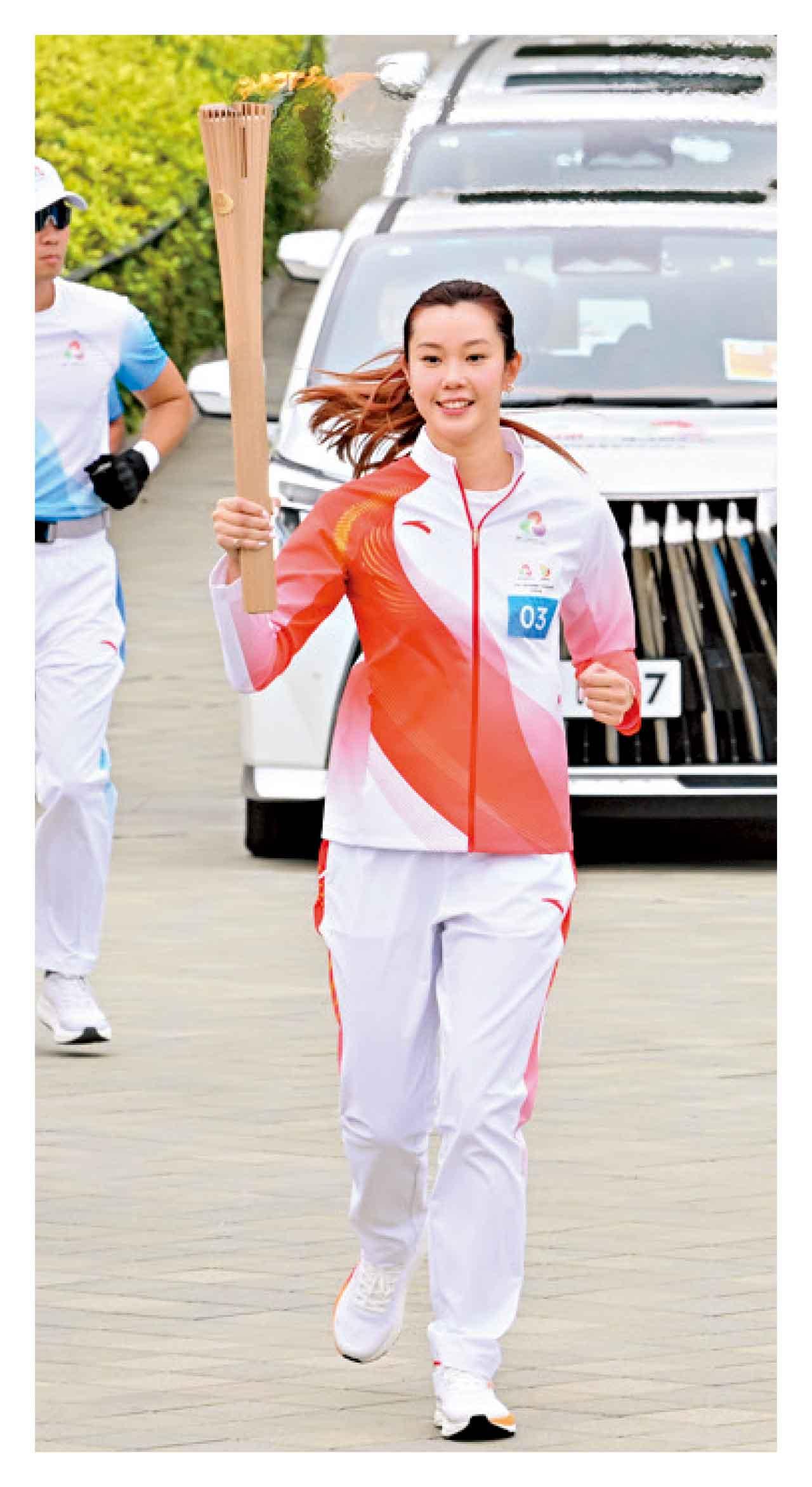 「香港美人魚」歐鎧淳