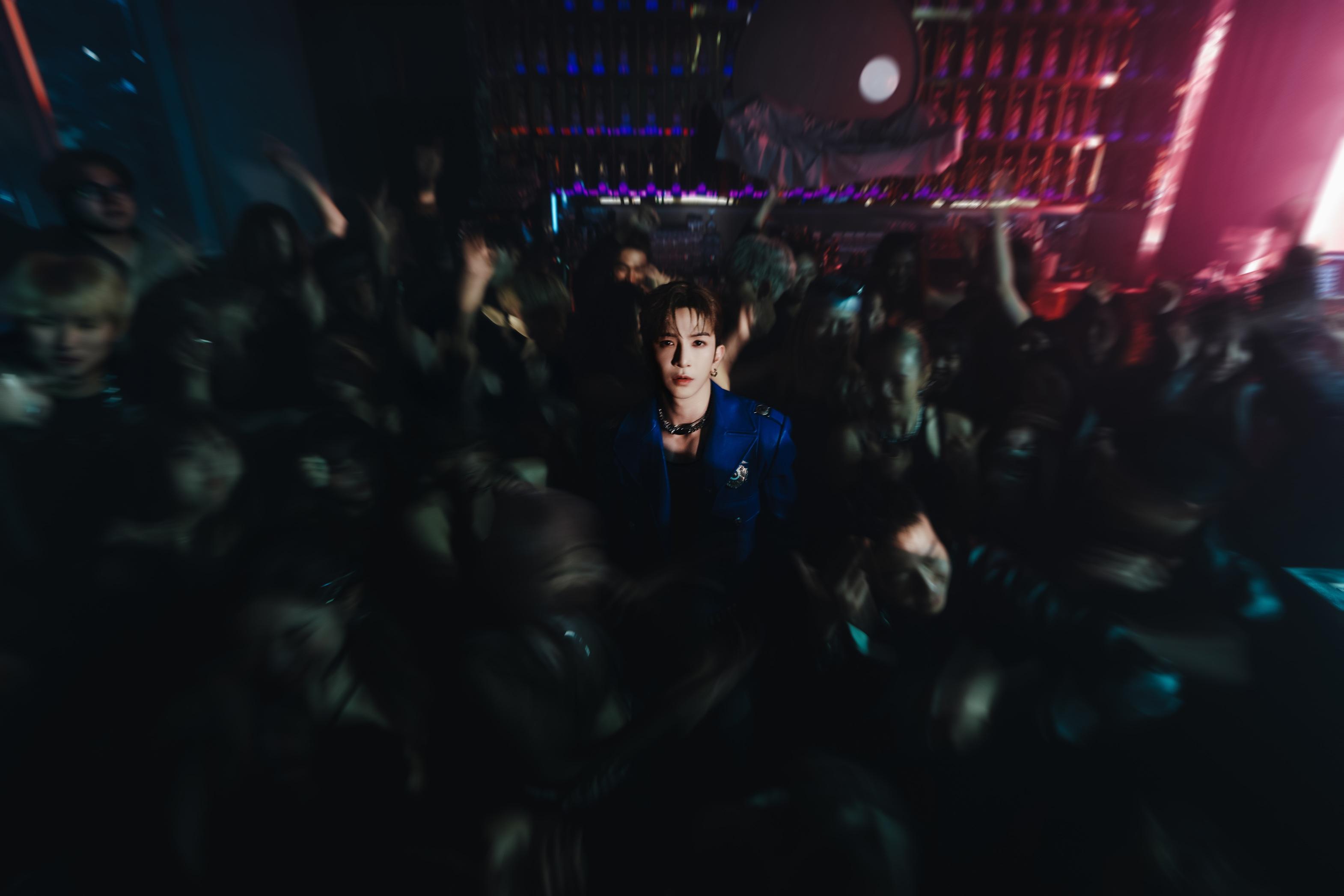 Anson Lo新歌《Gimme Gimme》MV,破紀錄換足11套靚衫。