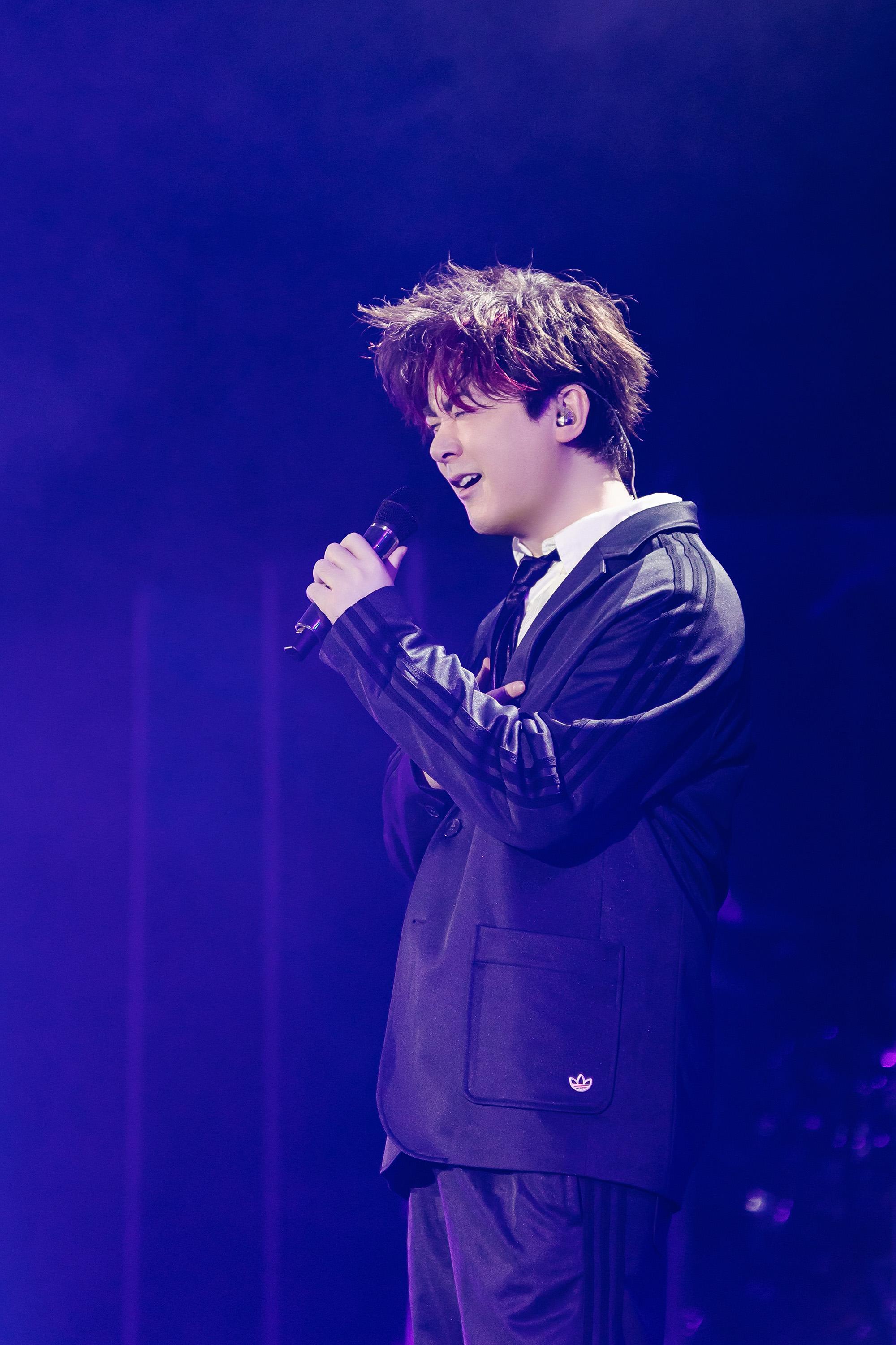 洪卓立指現階段的工作已經安排到年底,短期內很配合時間重開香港站個唱。