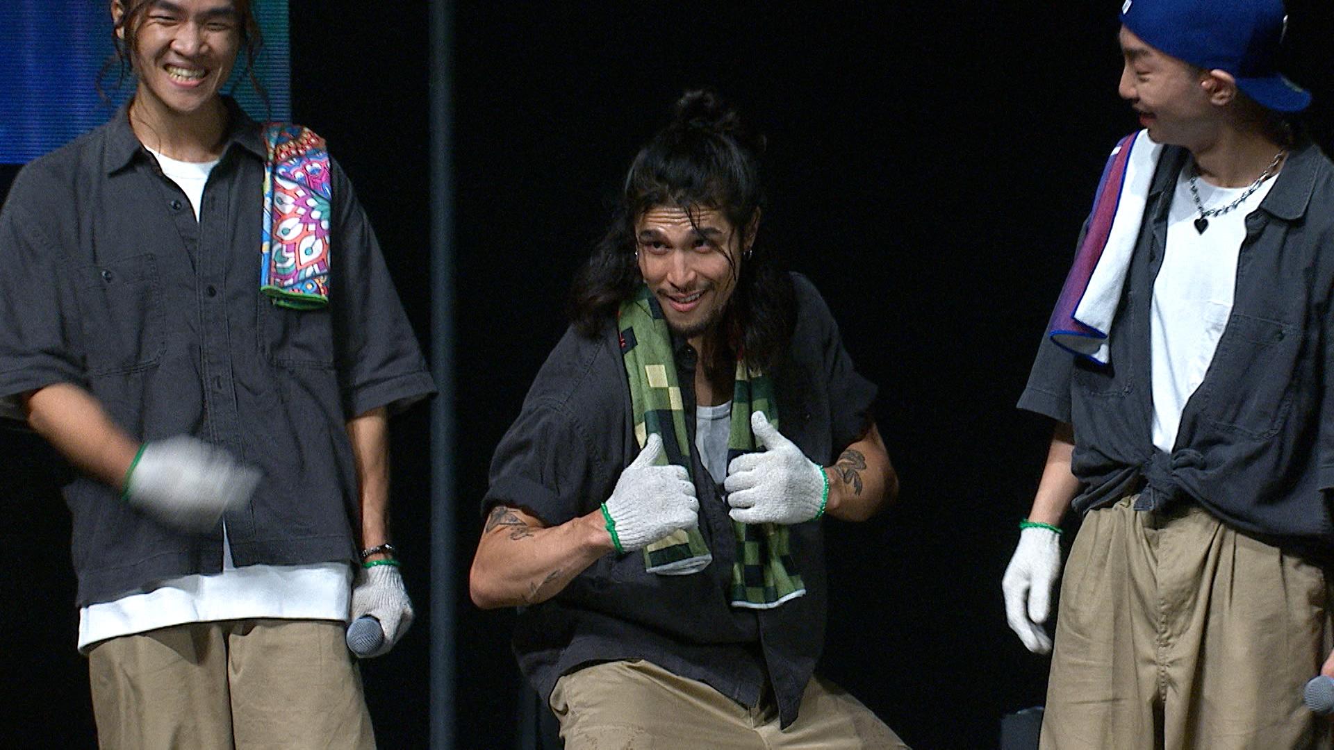 32號畢佬被T-Ma指似Super hero。