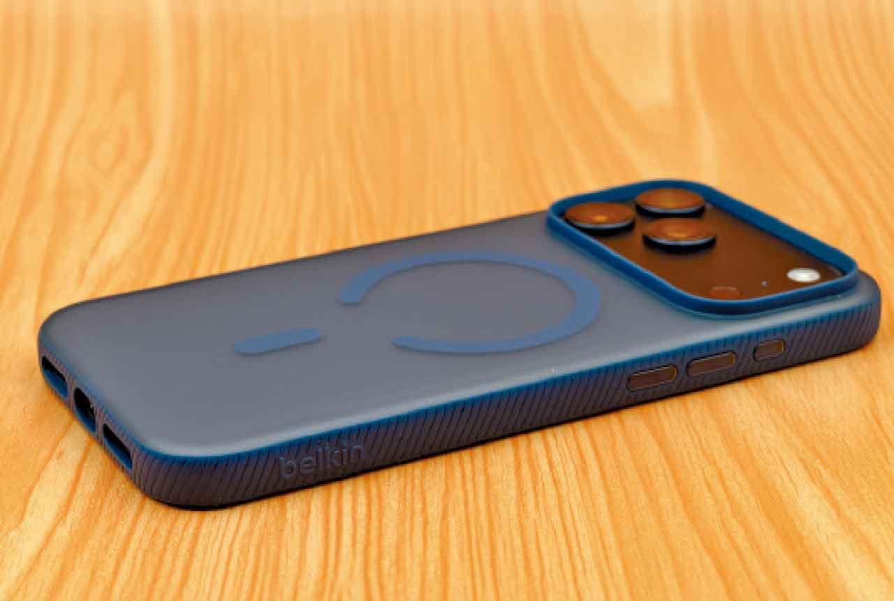 SheerForce Grip手機保護殼薄身但好手感。