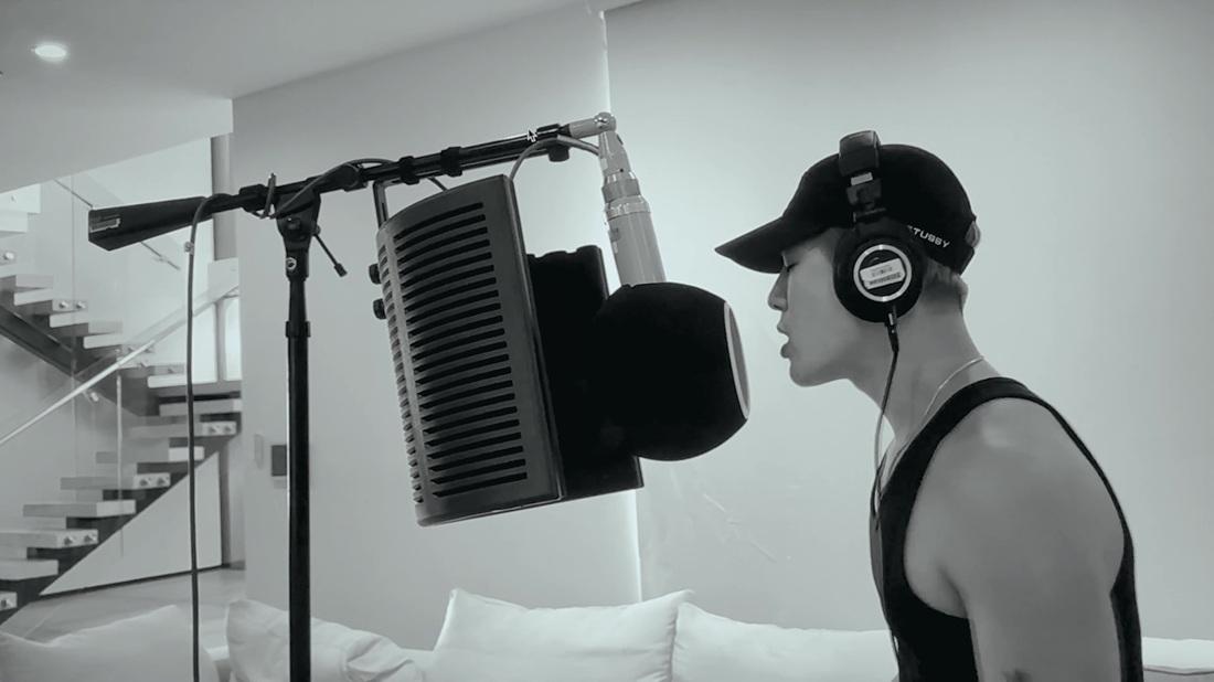 自言廣東話咬字不清,惹來不少負評。