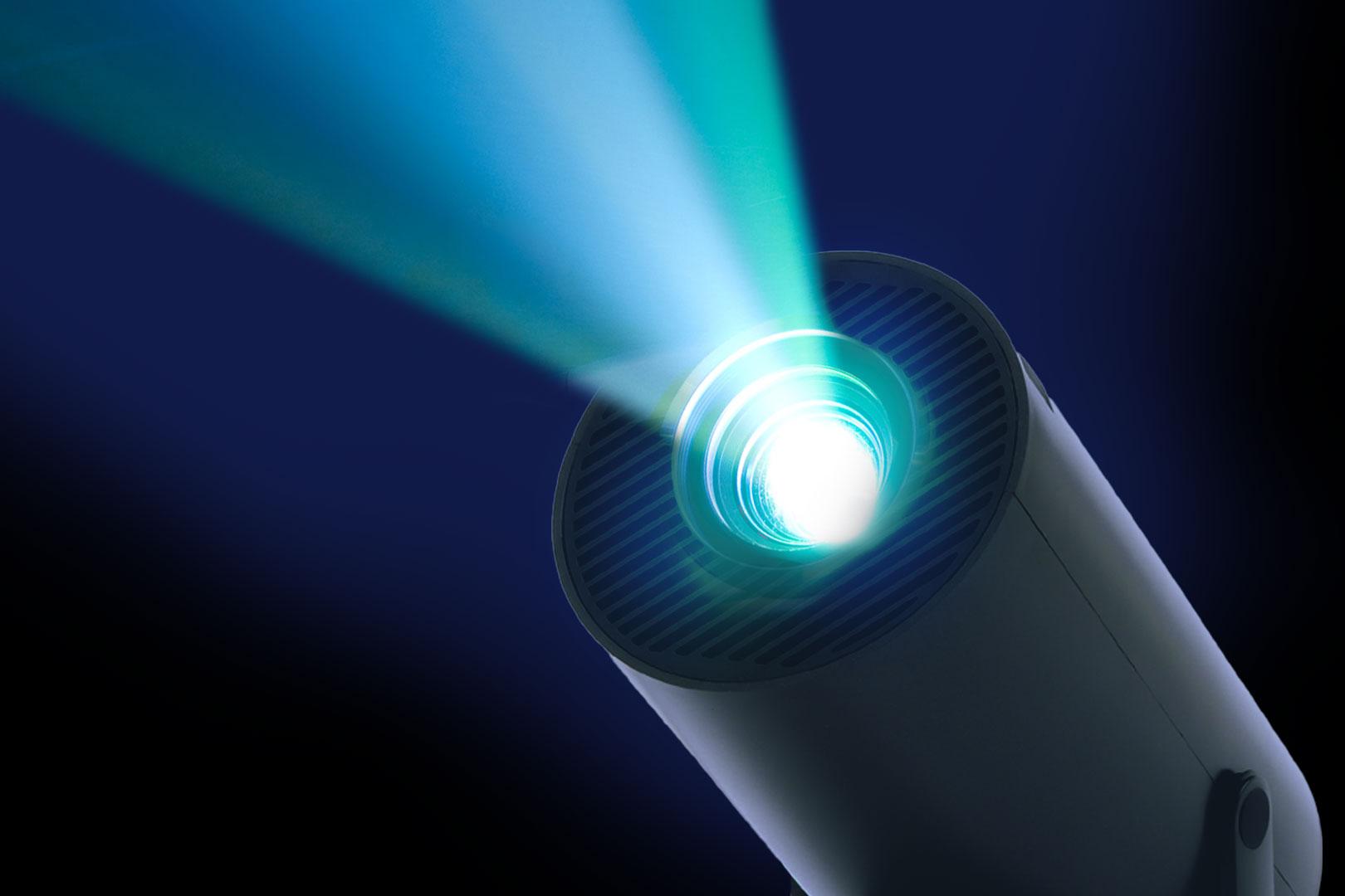 3COINS PREMIUM投影機具備120至140 ANSI流明。