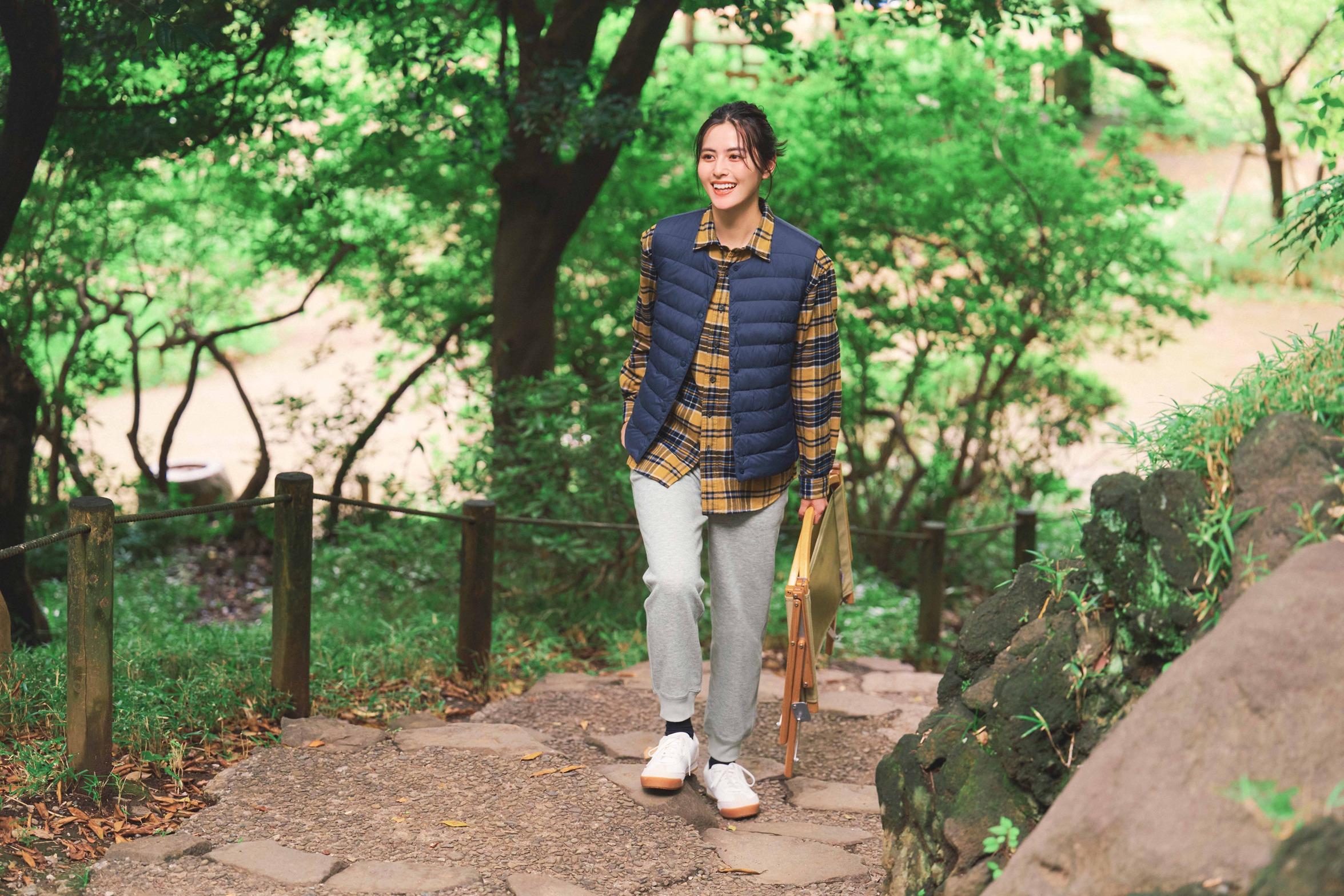 女裝 PUFFTECH 薄背心$249、原價$299