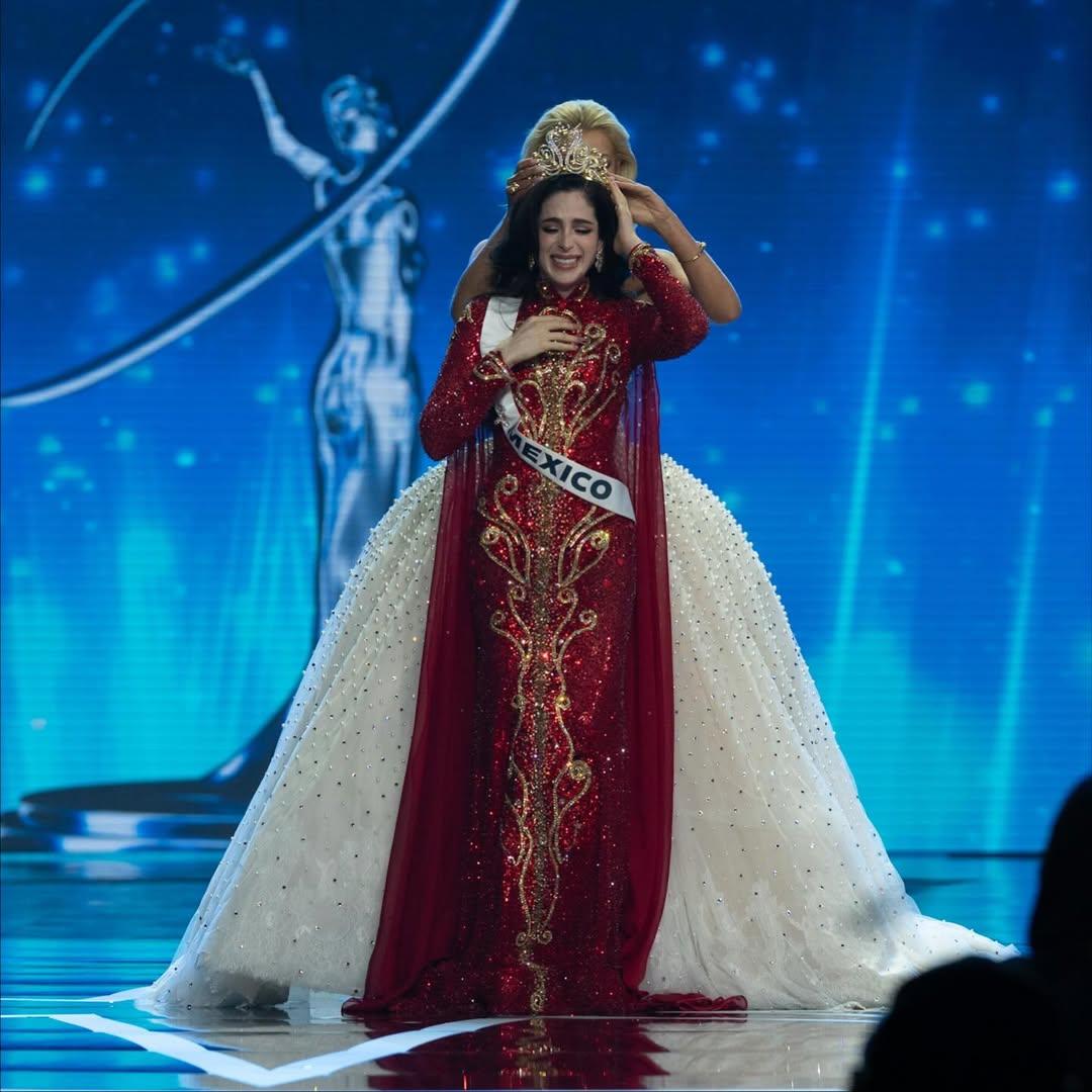 環球小姐2025|墨西哥佳麗Fátima Bosch在120名佳麗當中脫穎而出奪冠。(美聯社)