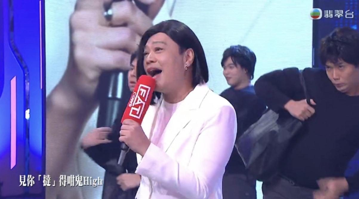 鄧兆尊說福祿壽一如以往自嘲的方式表演