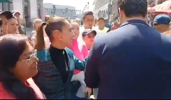 墨西哥女總統當街遭「強吻胸襲」 保安人員疑只顧看手機無及時阻止(有片)