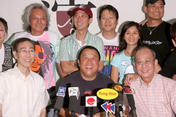 2005年擔任香港演藝人協會演藝課程導師。