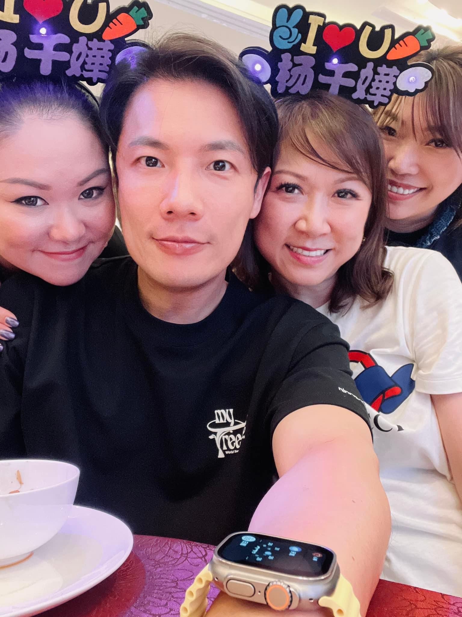 丁子高與海俊傑太太莫家慈(左一)亦屬好友。