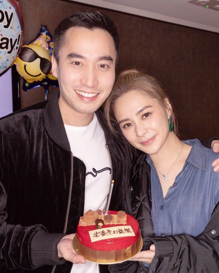 賴弘國與阿嬌發展兩年後在洛杉磯舉行婚禮。