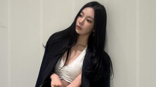 有部份日本網民撐寧寧,指她這則帖文早已刪除,並未帶有不敬的意圖。