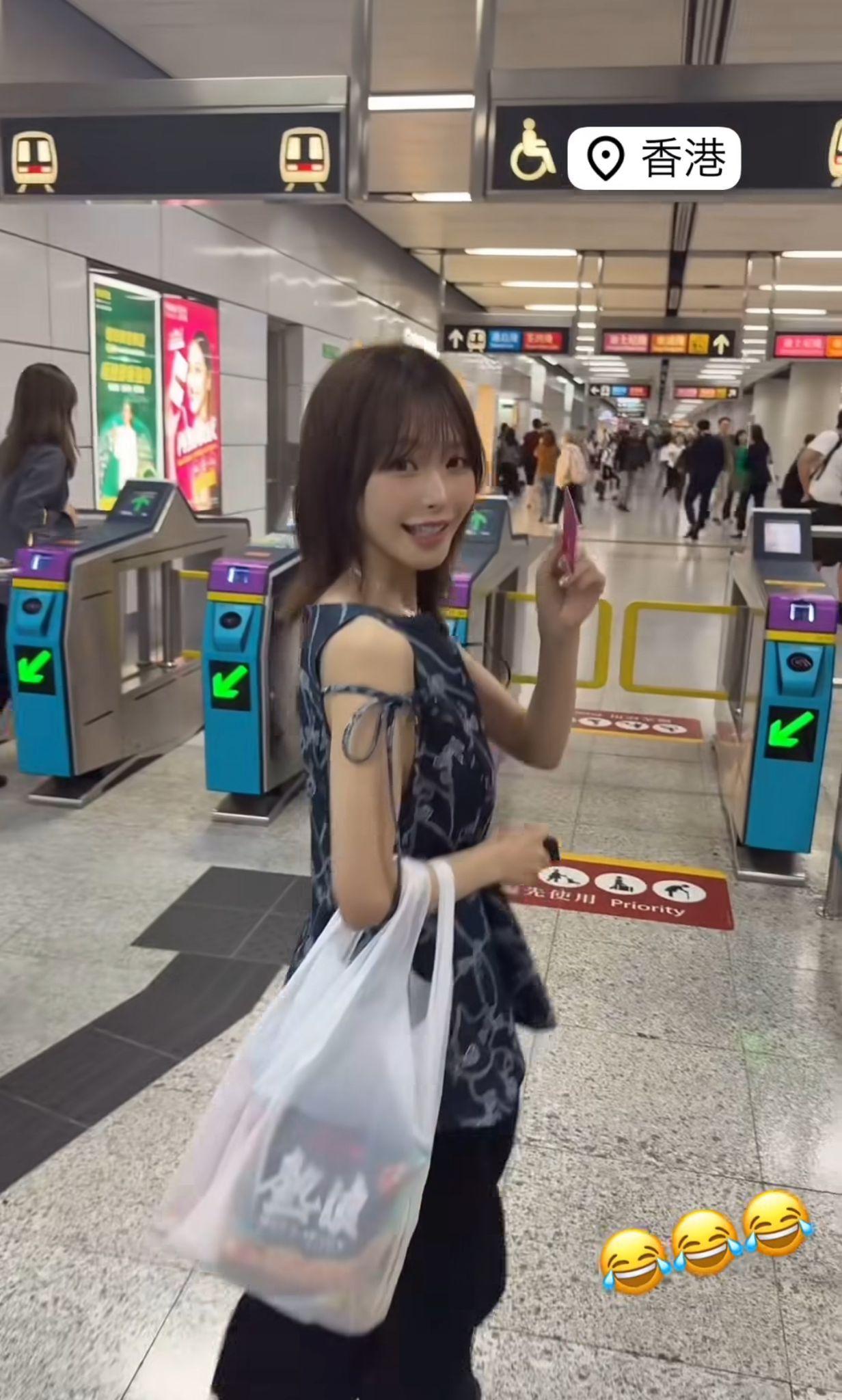 桃乃木抵港即瘋狂打卡。