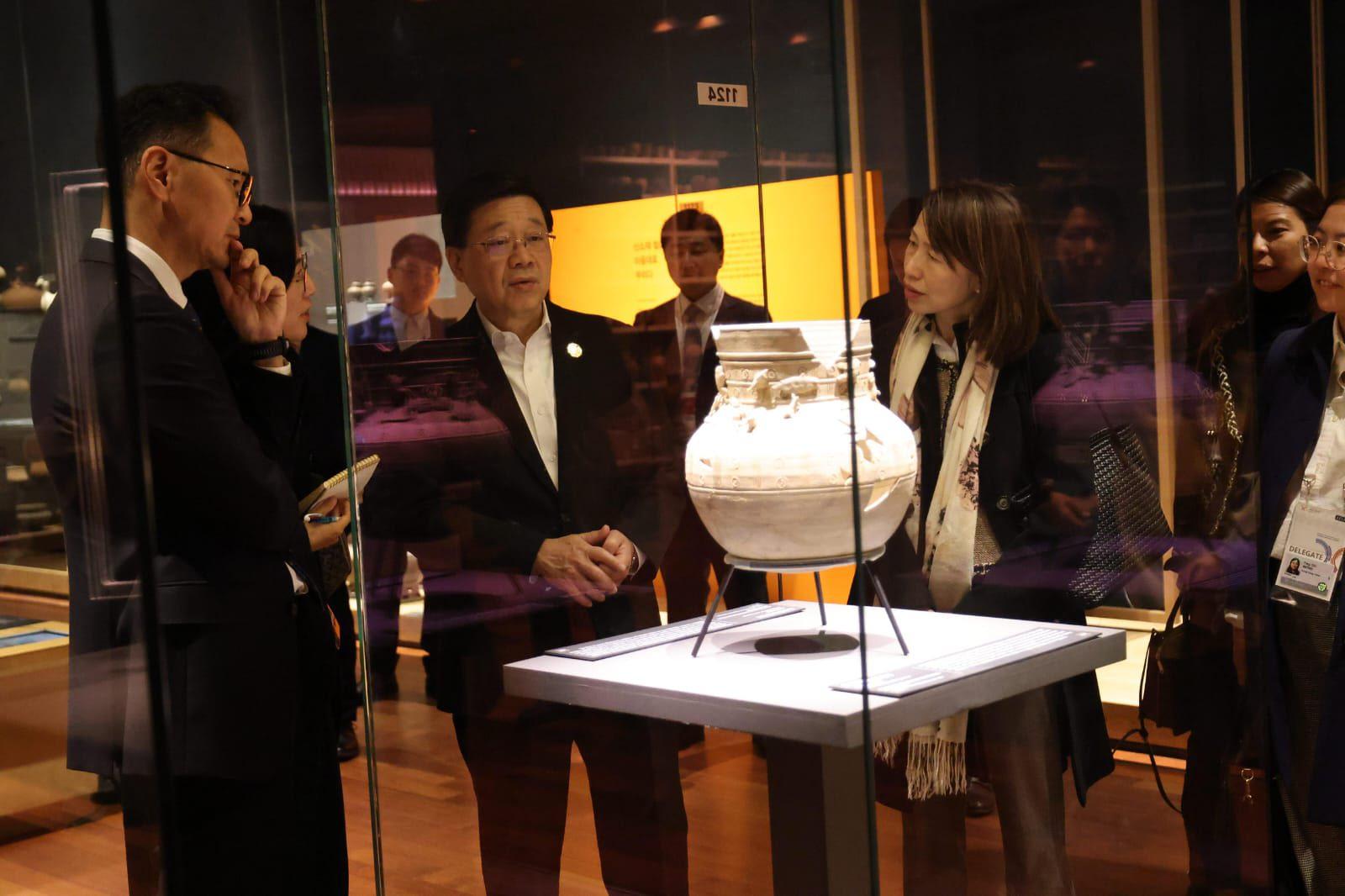 李家超和團隊到訪國立慶州博物館。(李家超FB)