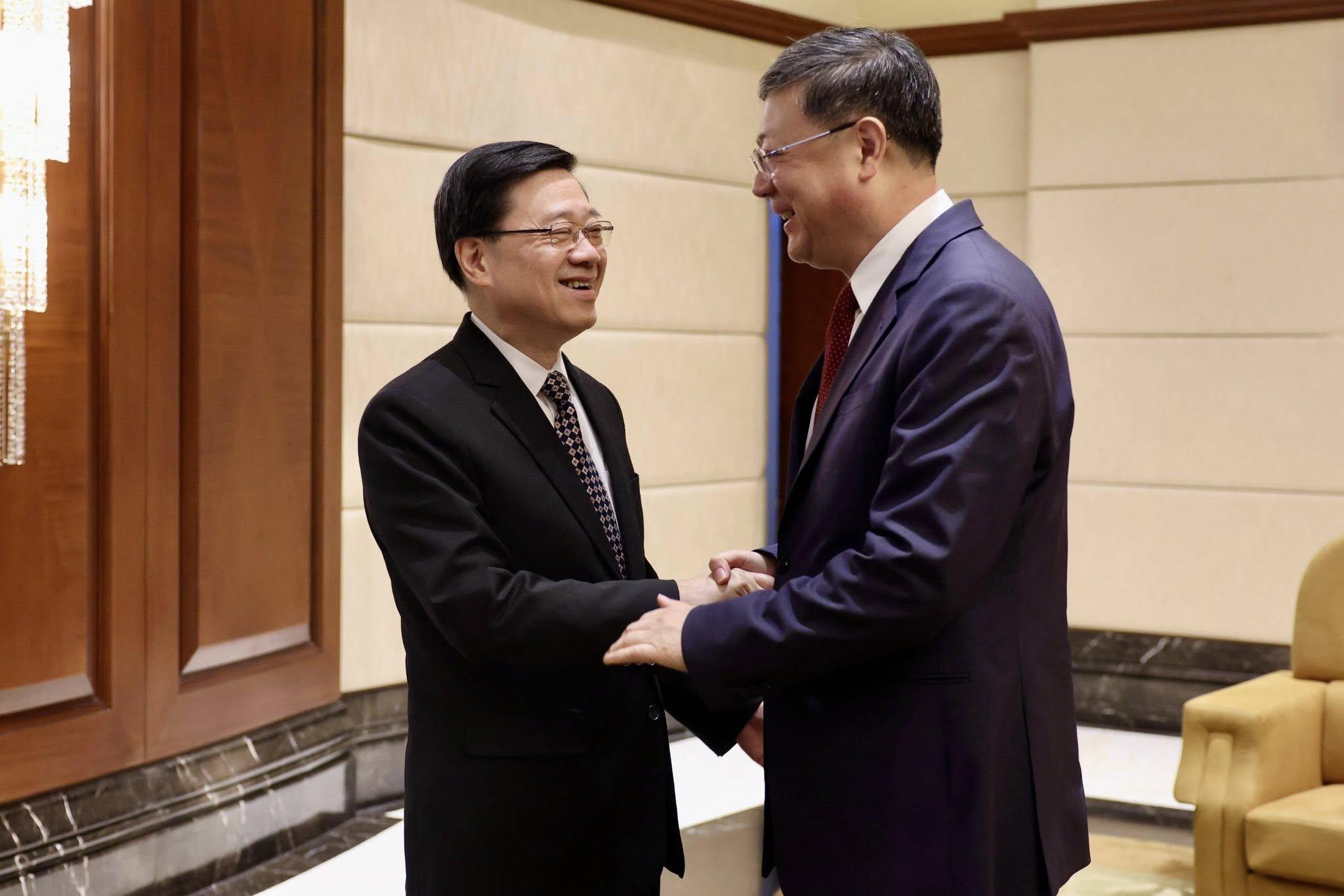 行政長官李家超率領香港特區政府代表團繼續訪問上海,並與上海市領導會面。(李家超社交網站)