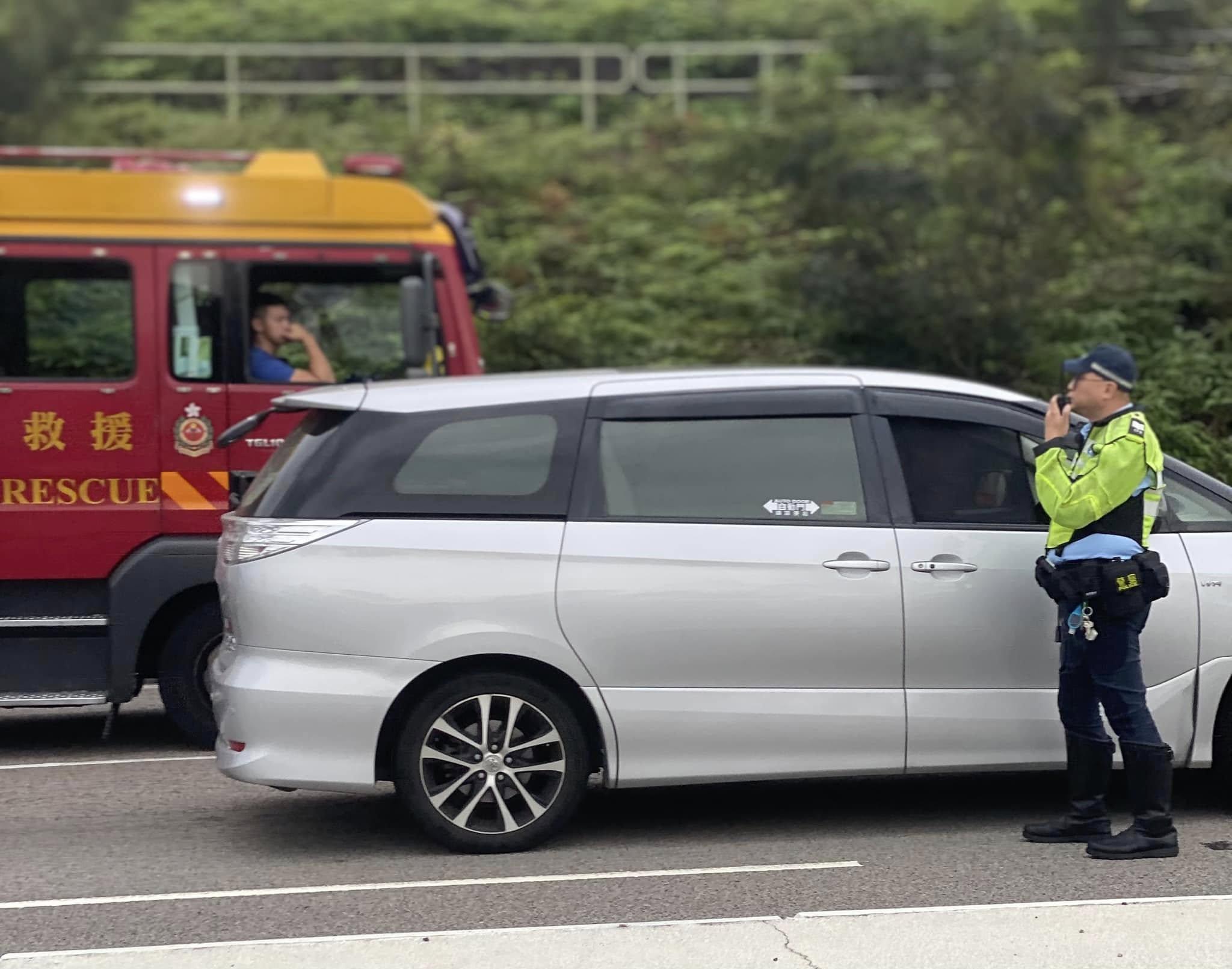 北大嶼山公路發生車禍。(fb「車cam L(香港群組)」圖片)