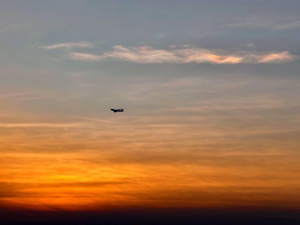 香港上空現「飛龍」,天文台表示需要浪形雲與虹彩雲完美配合才會出現。(香港天文台 HKO)