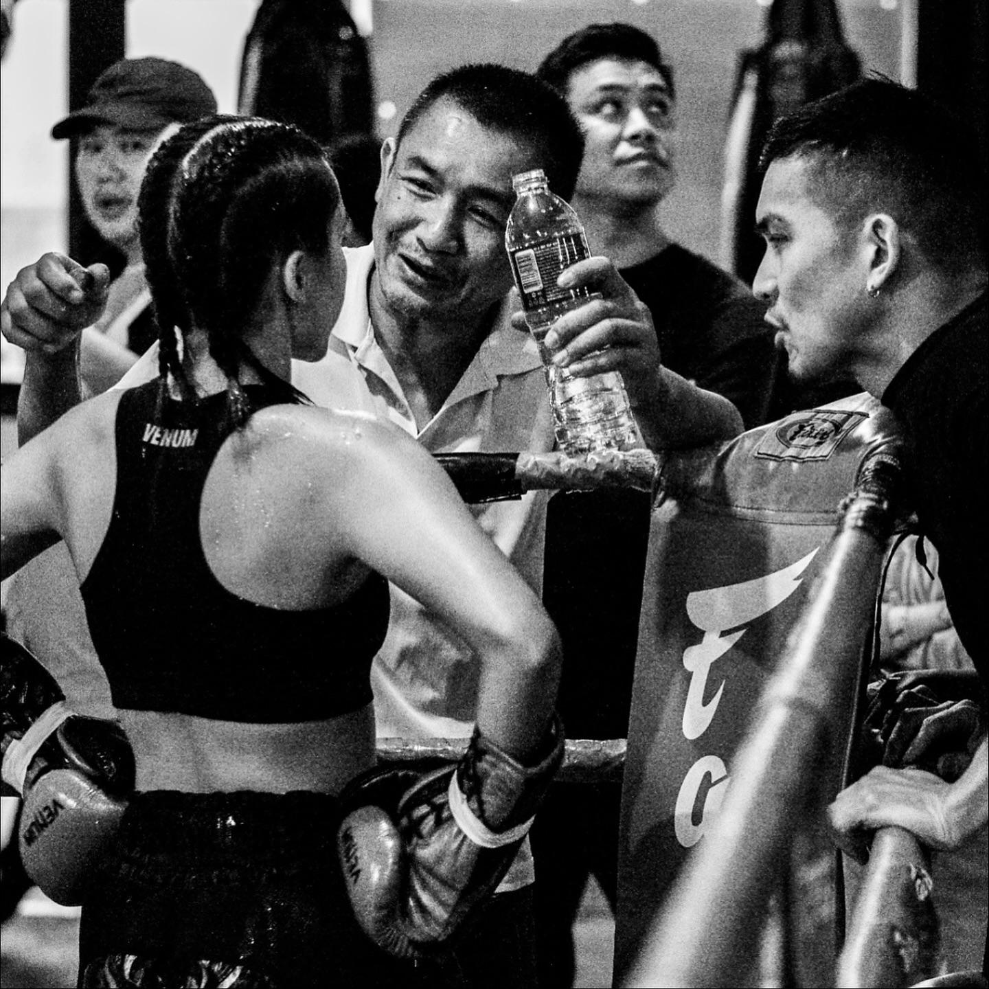 謝嘉怡男友陪伴她到泰國比賽,兩人應該戀愛了一段時間。