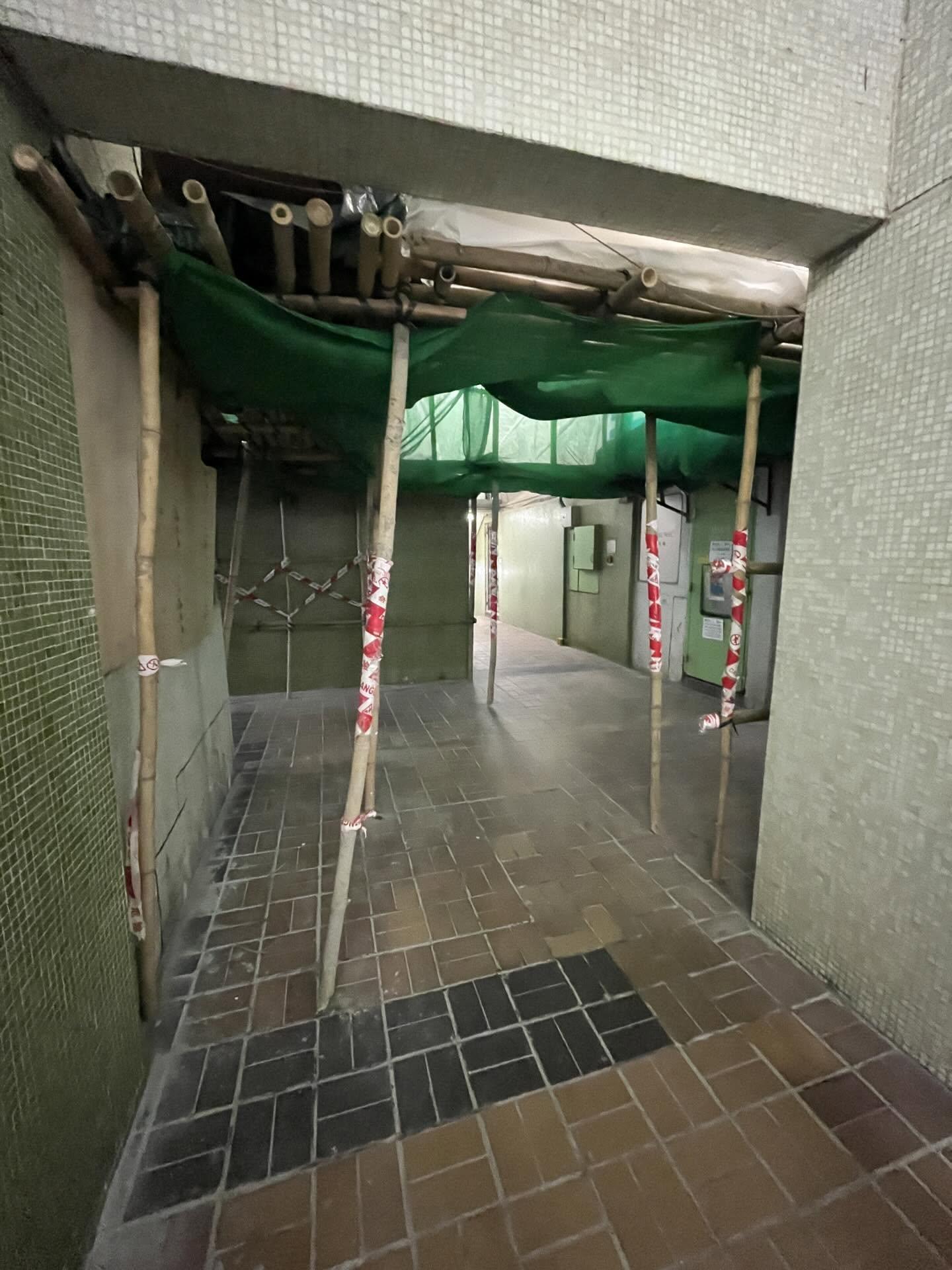 穗禾苑共有9座,每座有36層,前年起進行翻新大維修,造價逾3.88億,全部大廈均搭棚。(Threads)