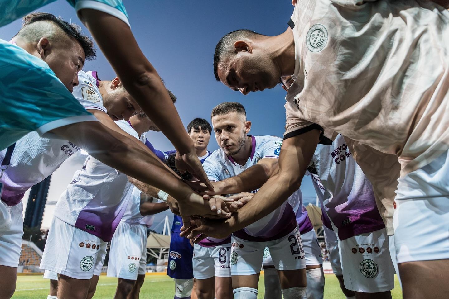 大埔足球會出戰亞冠二小組作客澳洲麥克亞瑟,將會在賽事中帶上黑色臂紗作賽,賽事開始前將進行一分鐘默哀。(大埔足球會FB)