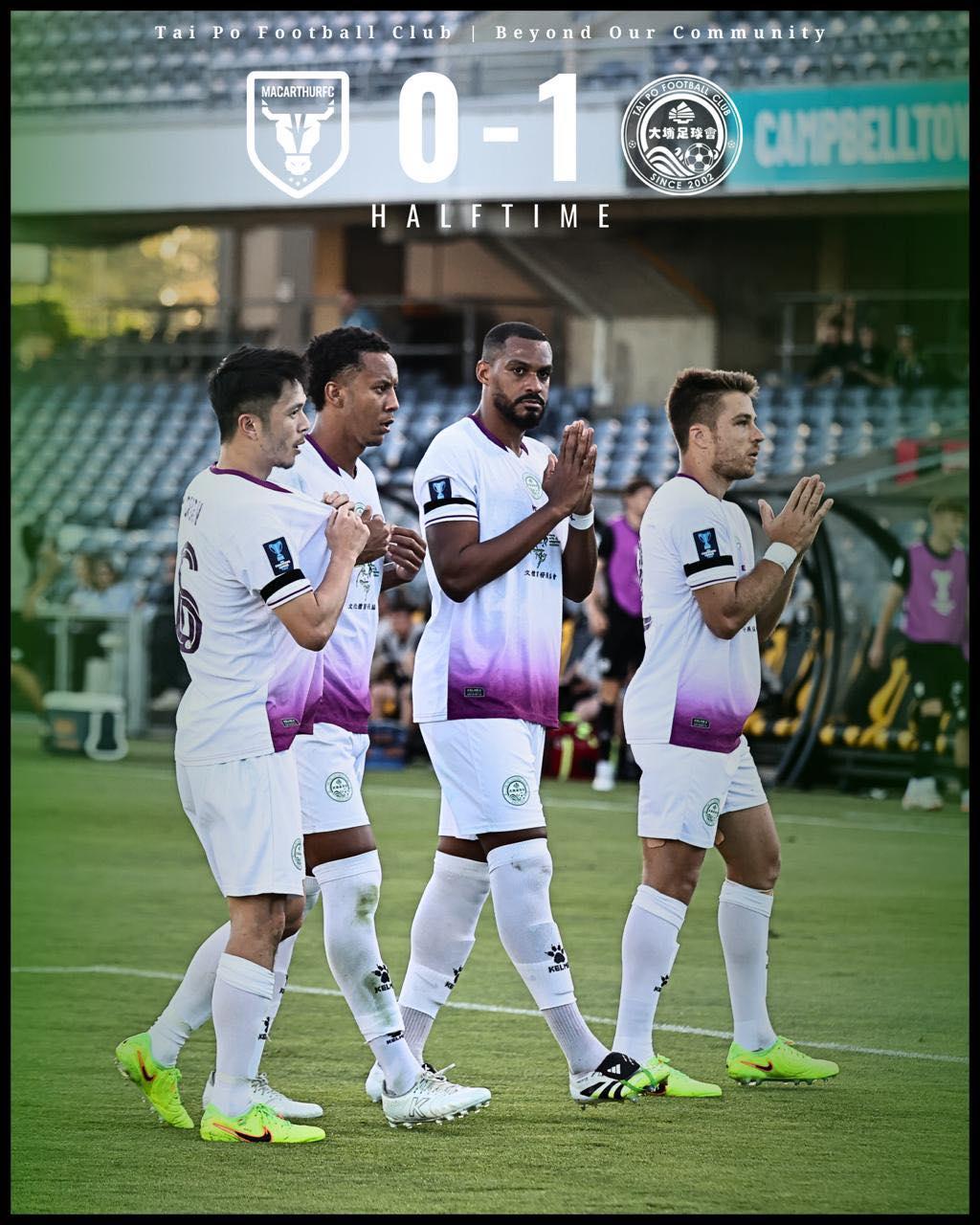 大埔宏福苑五級火︱大埔足球會翼鋒伊高沙托尼入球後,與隊友雙手合十。(大埔足球會IG)